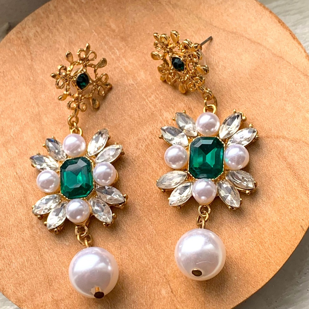 Drop dangle earrings